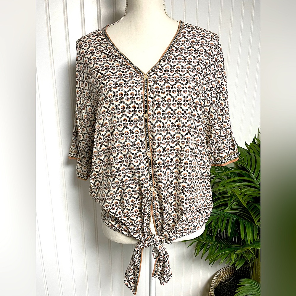 Max Studio Boho Tie Front 3/4 Sleeve Blouse with V-Neckline Womens Medium